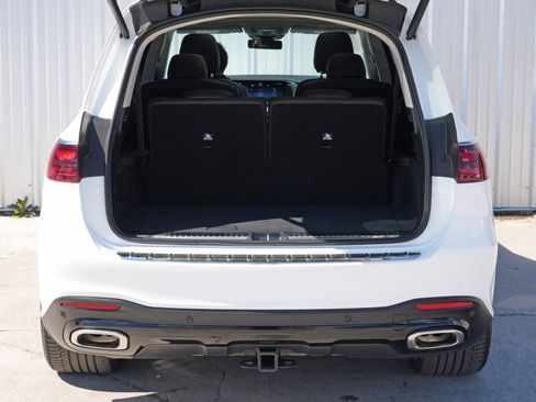 Used 2024 Mercedes-Benz GLS 580 GLS 580 w/ Night Package image 10