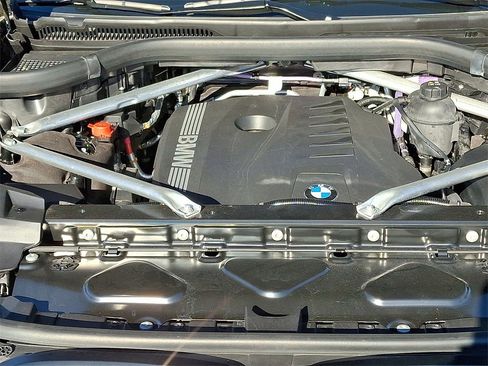 Used 2023 BMW X7 xDrive40i w/ M Sport Package image 26