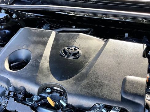 Used 2022 Toyota Camry LE image 32