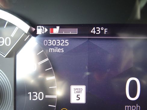 Used 2023 Land Rover Discovery Sport SE R-Dynamic image 23