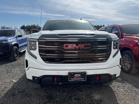 Used 2023 GMC Sierra 1500 AT4 w/ Technology Package AWD/4WD image 2