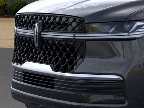 New 2025 Lincoln Navigator Reserve w/ Jet Appearance Package image 17