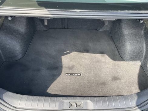 Used 2024 Nissan Altima 2.5 SV FWD image 7