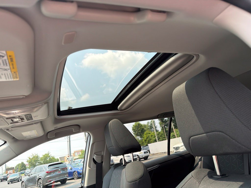 Used 2025 Toyota RAV4 XLE w/ Convenience Package FWD image 24