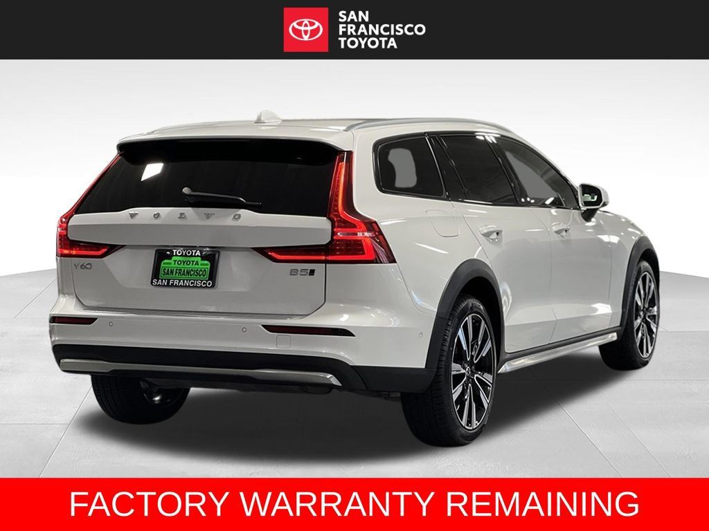 Used 2026 Volvo V60 B5 Cross Country Ultra w/ Climate Package AWD/4WD image 5