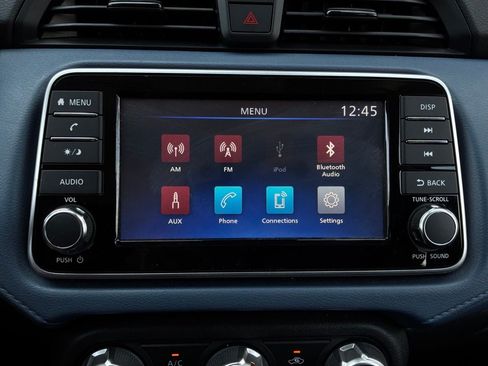 Used 2025 Nissan Versa SV FWD image 30