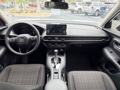 Certified 2025 Honda HR-V LX image 10