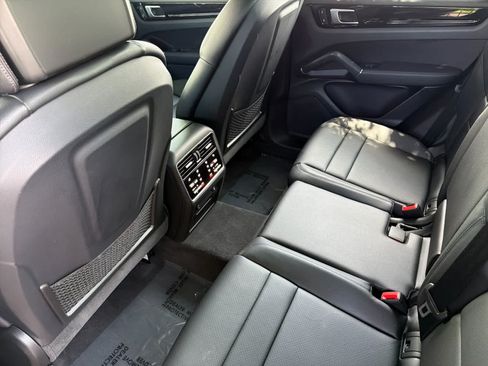 Certified 2023 Porsche Cayenne AWD/4WD image 13