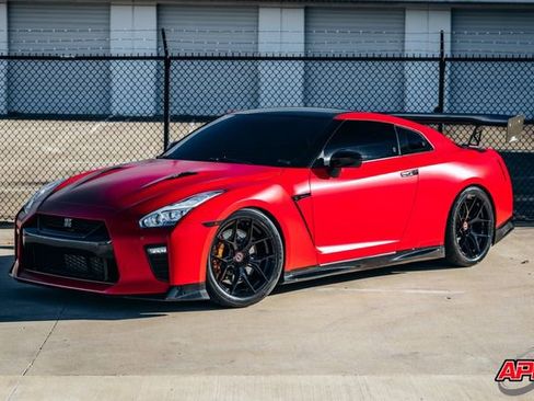 Used 2020 Nissan GT-R Premium w/ Premium Interior Package image 38