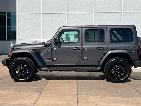 Used 2021 Jeep Wrangler Unlimited Sahara image 7