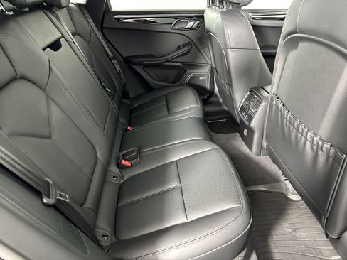 Certified 2025 Porsche Macan image 29