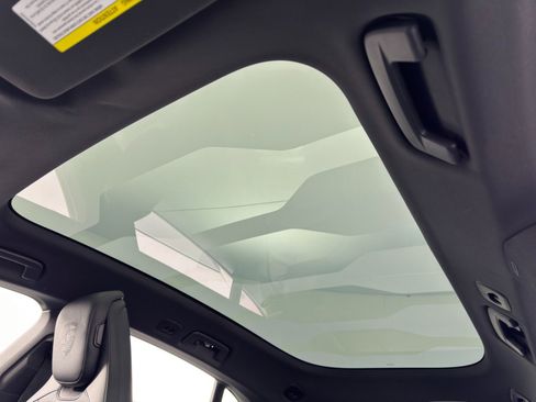 Used 2023 Porsche Taycan 4S w/ Performance Package image 12