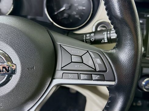 Certified 2022 Nissan Rogue Sport SV image 22