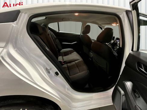 Used 2024 Nissan Altima 2.5 SV image 25