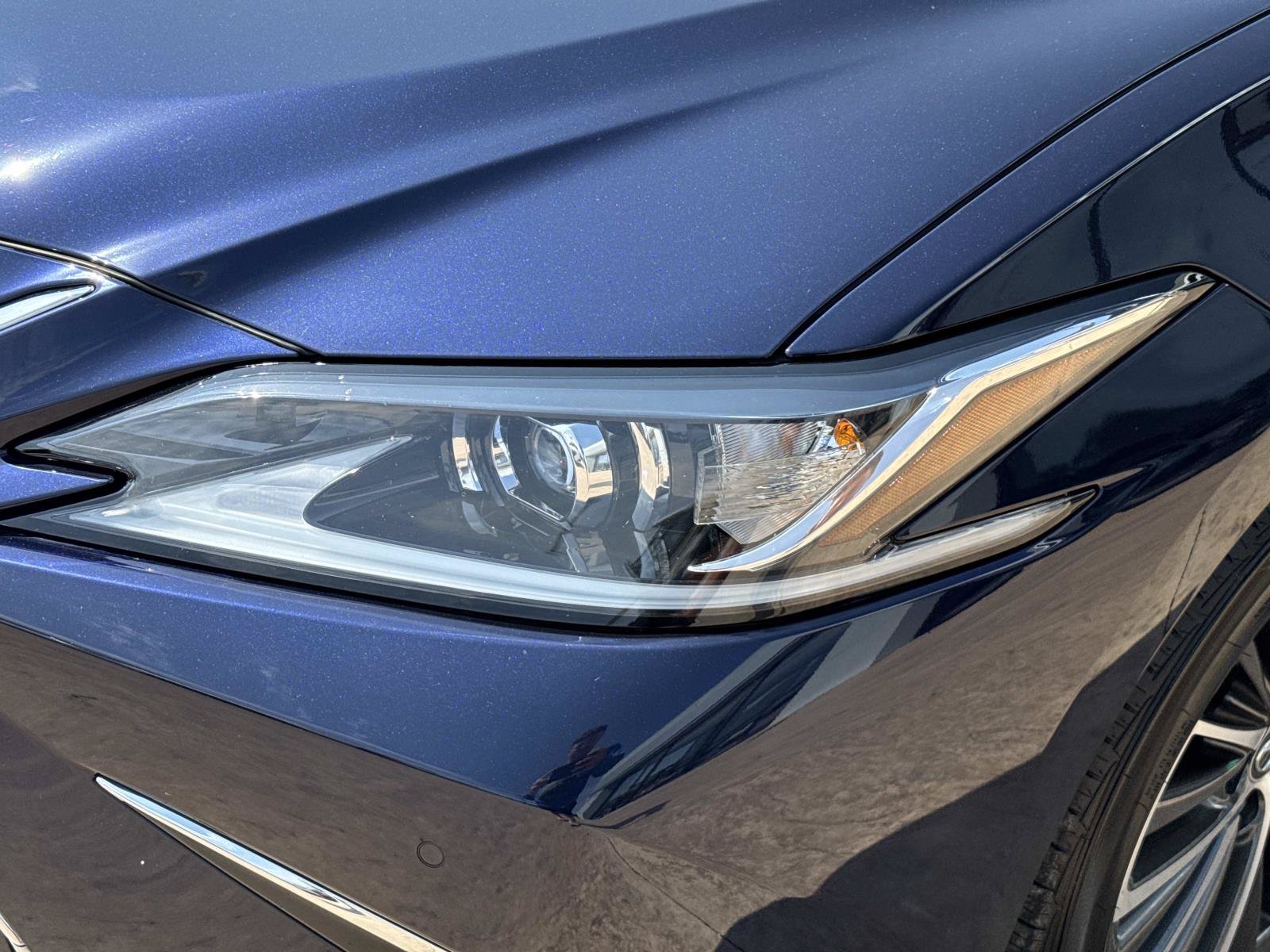 Used 2023 Lexus ES 350 w/ Premium Package FWD image 9