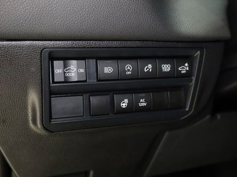 Used 2025 Toyota Tundra Limited image 13