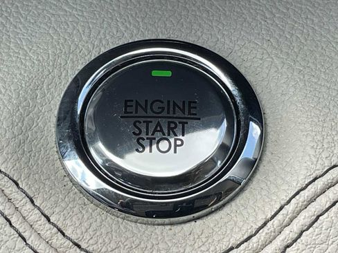 Used 2019 Lincoln Navigator Select image 21