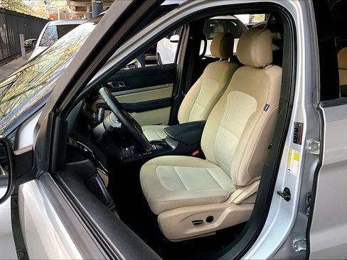 Used 2016 Ford Explorer FWD image 7