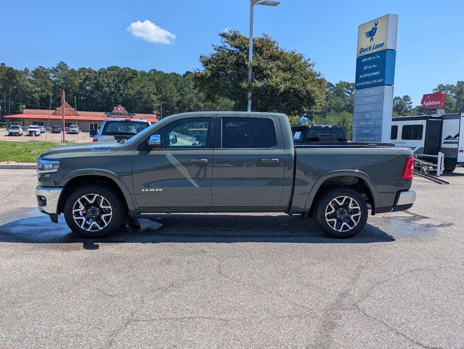 Used 2026 RAM 1500 Laramie AWD/4WD image 4