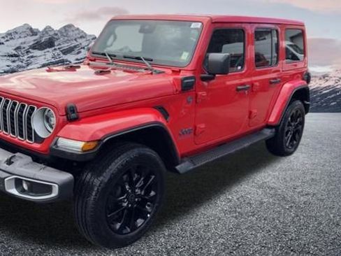 Used 2025 Jeep Wrangler Unlimited Sahara image 1