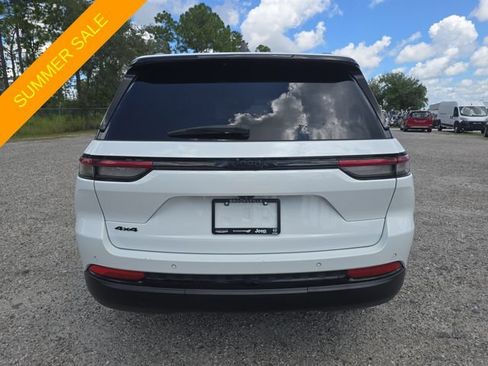 Certified 2022 Jeep Grand Cherokee Altitude AWD/4WD image 5