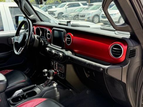Used 2018 Jeep Wrangler Unlimited Rubicon AWD/4WD image 15