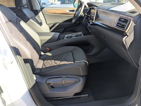 New 2026 Volkswagen Atlas SE image 36