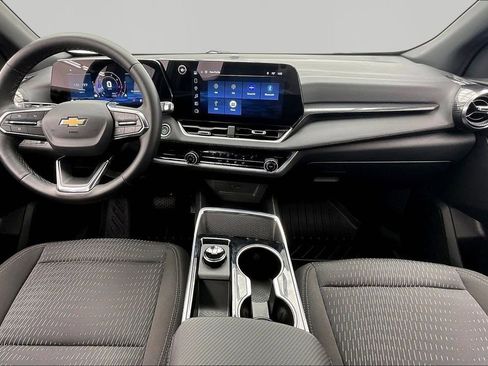 Used 2026 Chevrolet Equinox LT AWD/4WD image 16
