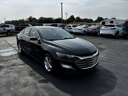 Used 2022 Chevrolet Malibu LS w/ Driver Confidence Package II FWD image 2