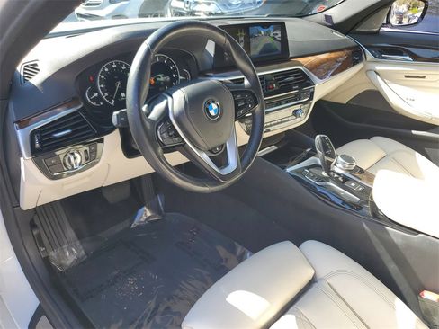 Used 2018 BMW 530i w/ Premium Package image 22