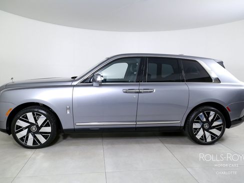 Used 2026 Rolls-Royce Cullinan AWD/4WD image 3