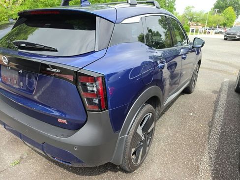 Used 2025 Nissan Kicks SR FWD image 3