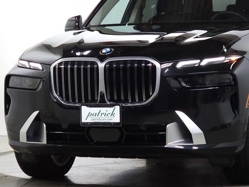 Used 2026 BMW X7 xDrive40i AWD/4WD image 3