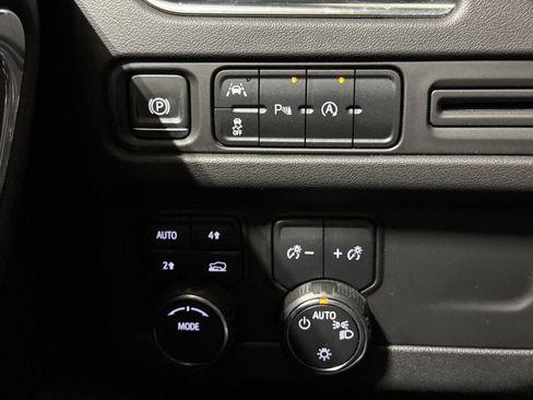 Used 2024 Chevrolet Tahoe LT AWD/4WD image 19