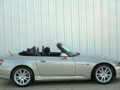 Used 2004 Honda S2000 image 39