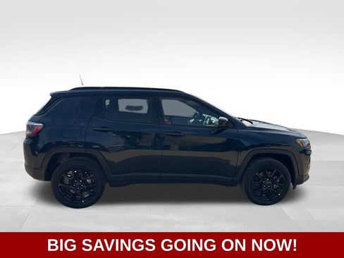New 2026 Jeep Compass Latitude image 2