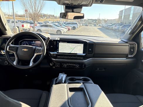 Used 2025 Chevrolet Silverado 1500 LT image 28