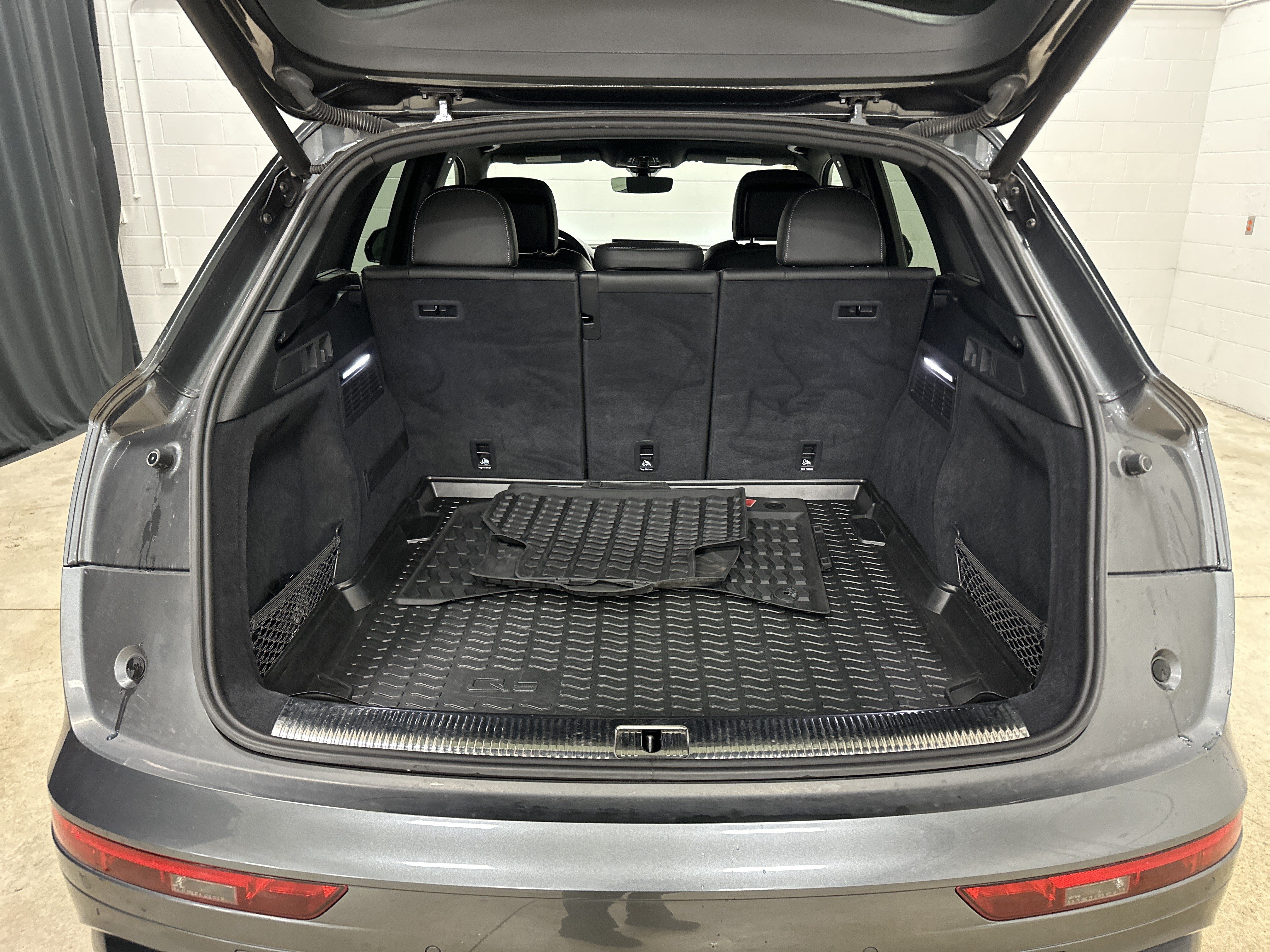 Used 2021 Audi SQ5 Premium Plus w/ Premium Plus Package AWD/4WD image 32