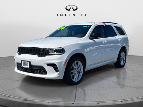 Used 2024 Dodge Durango GT image 2
