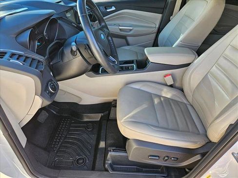 Used 2017 Ford Escape Titanium image 17