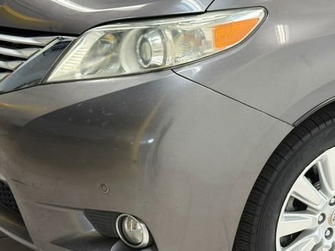 Used 2011 Toyota Sienna Limited image 4