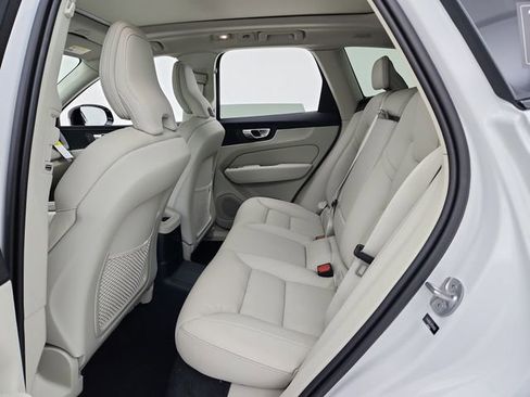 Certified 2024 Volvo XC60 T8 Plus w/ Protection Package Premier image 34