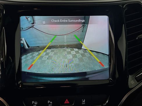 Used 2020 Jeep Cherokee High Altitude image 28