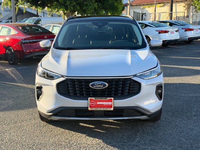 Used 2025 Ford Escape Platinum AWD/4WD image 2