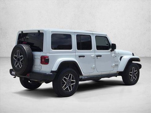 Used 2024 Jeep Wrangler Unlimited Sahara w/ Technology Group AWD/4WD image 5