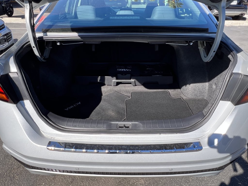 Used 2021 Nissan Altima 2.5 SV w/ SV Premium Package FWD image 19