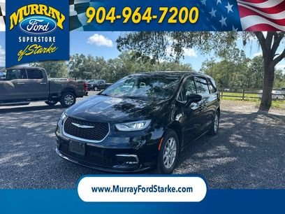 Used 2024 Chrysler Pacifica Touring-L