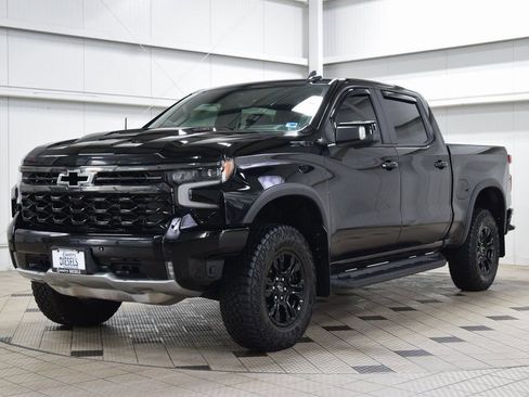 Used 2025 Chevrolet Silverado 1500 ZR2 w/ Technology Package image 3