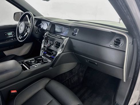 Certified 2021 Rolls-Royce Cullinan AWD/4WD image 10