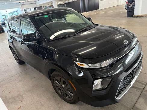 Used 2021 Kia Soul S FWD image 3